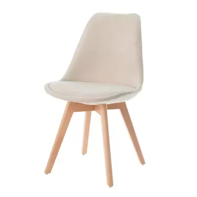 Cadeira estofada bege com pernas de madeira clara