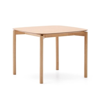 Mesa quadrada de madeira clara com tampo biselado e quatro pernas cilíndricas