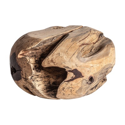 Escultura decorativa de madeira com padrão natural e formato orgânico