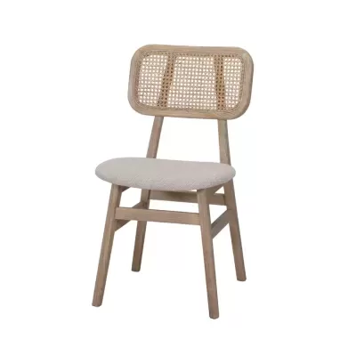 Cadeira de madeira clara com assento cinza e encosto em vime entrelaçado