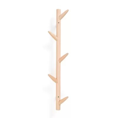 Cabide de parede em madeira clara com cinco ganchos inclinados
