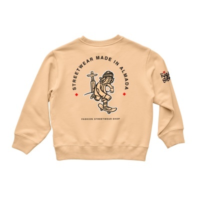 Sweat bege com desenho e texto nas costas e logo na manga direita