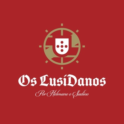Logotipo Os LusíDanos com texto e escudo em fundo vermelho