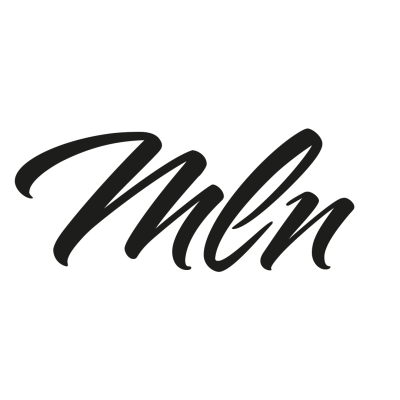 Logotipo em caligrafia estilizada preta com letras 'Mlm' sobre fundo branco