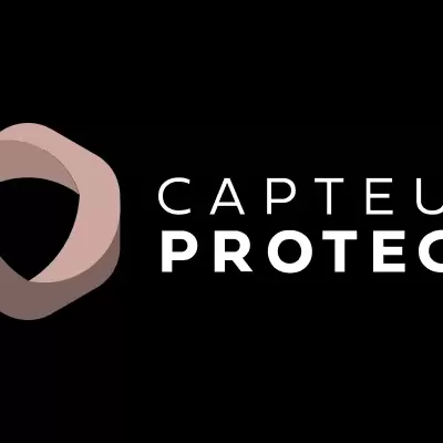 Logotipo CAPTEUR PROTECT com formas curvas em tons castanhos sobre fundo preto
