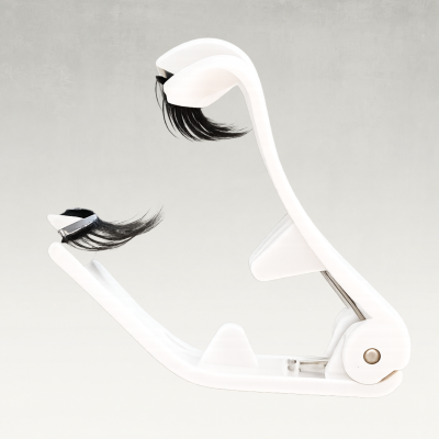 Curvador de pestanas branco com pestanas artificiais pretas