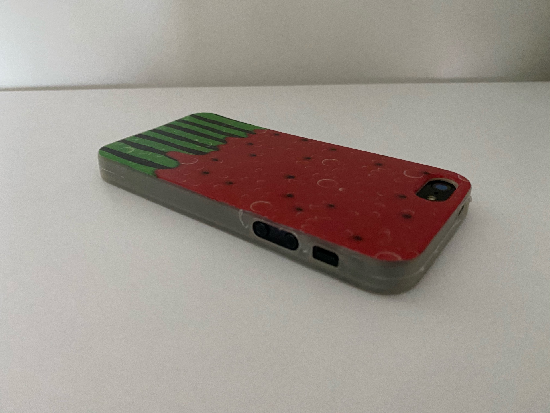 iPhone 5/5S/SE Capa Silicone Watermelon Capa para telemóvel com padrão de morango vermelho e verde em superfície branca