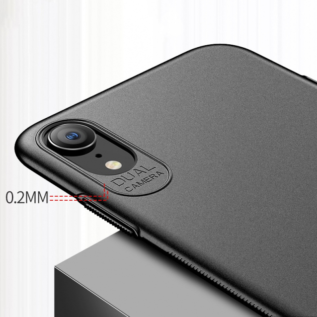 iPhone XR Capa Ultra-Fina Frosted (As capas rígidas mais finas do mercado) Capa preta de telemóvel com inscrição 'DUAL CAMERA' junto à câmara e texto '0.2MM'