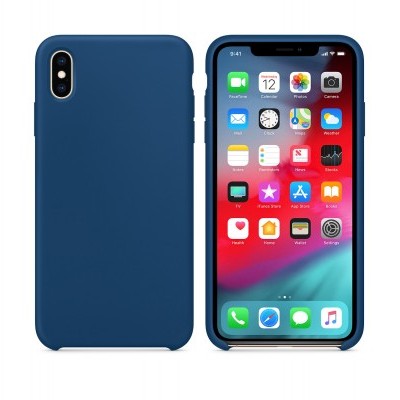 Smartphone com capa azul e ecrã ligado a mostrar aplicações