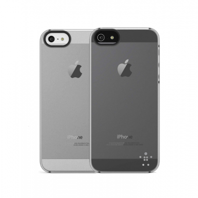 Dois iPhones com capas transparentes, um prateado e outro preto