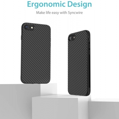 Duas capas pretas de fibra de carbono para smartphone