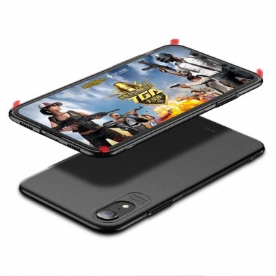 Capa preta para smartphone com ecrã a mostrar jogo TGB