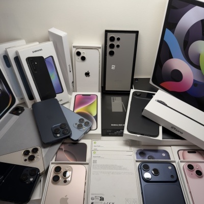 Smartphones e caixas Samsung e Apple em várias cores e modelos