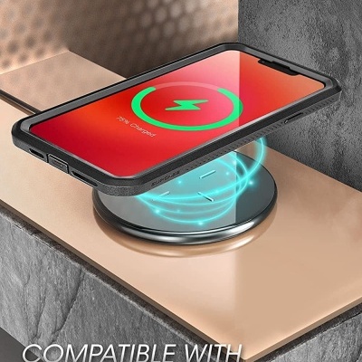 Smartphone a carregar sem fios num carregador wireless redondo