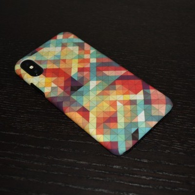 Capa de telemóvel com padrão geométrico colorido