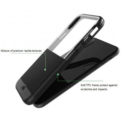 Capa para smartphone preta com mistura de texturas táteis e estrutura TPU macia
