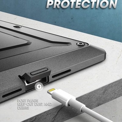 Capa protetora preta para dispositivo com tampa para porta e cabo branco de carregamento