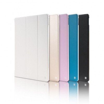 Cinco capas protetoras para tablet em várias cores alinhadas