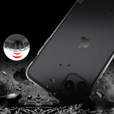 Smartphone preto com capa protetora transparente e duas lentes de câmara