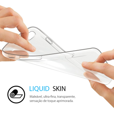 Capa protetora para telemóvel transparente sendo esticada por duas mãos