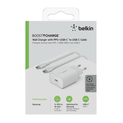 Carregador de parede Belkin BOOST CHARGE branco com cabo USB-C em embalagem cinza