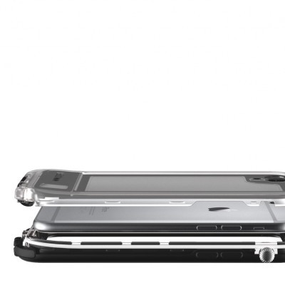 Capa protetora preta para smartphone exibida em três diferentes ângulos