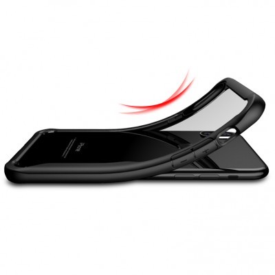 Capa flexível preta para smartphone vista parcialmente levantada