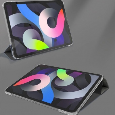 Dois tablets com capas transparentes e ecrãs coloridos abstratos sobre fundo cinza