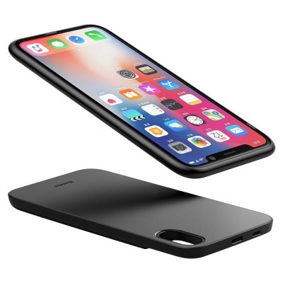 Smartphone com capa protetora preta sobre fundo branco