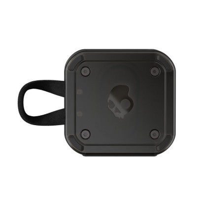 Coluna portátil Skullcandy preta com alça e logo de caveira