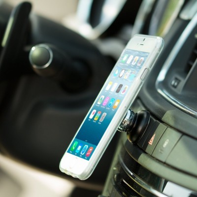 Suporte magnético para telemóvel no tablier do carro com smartphone