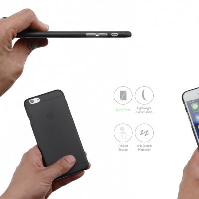 Capa protetora preta em smartphone e smartphone branco com ecrã ligado sobre fundo branco