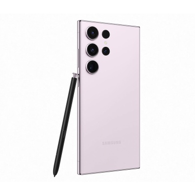 Smartphone Samsung rosa com quatro câmaras e caneta preta