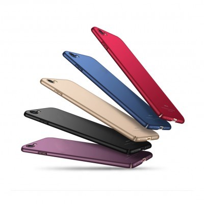 Cinco smartphones coloridos alinhados em leque sobre fundo branco