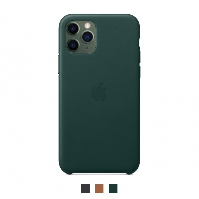 Capa verde escura para iPhone com logo Apple e câmara tripla, fundo branco