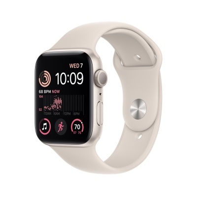 Relógio inteligente prateado com bracelete bege e ecrã digital