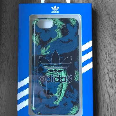 Capa TPU com padrão floral e logótipo Adidas para iPhone 6/6S na embalagem azul