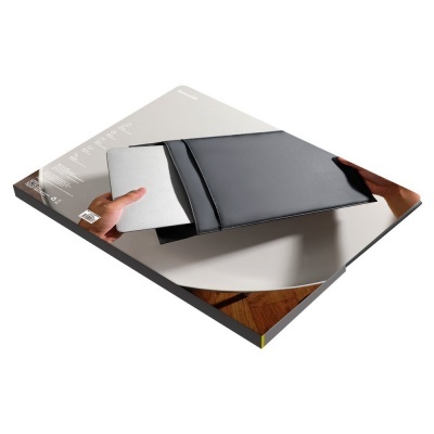 Capa preta para tablet em couro sintético