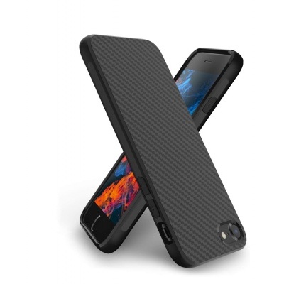 Capas de telemóvel pretas com padrão de carbono em fundo branco