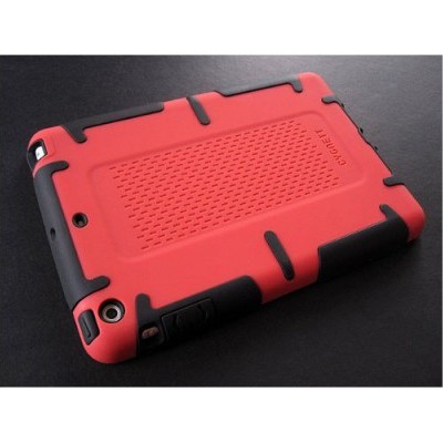 Capa protetora para tablet vermelha e preta sobre superfície preta