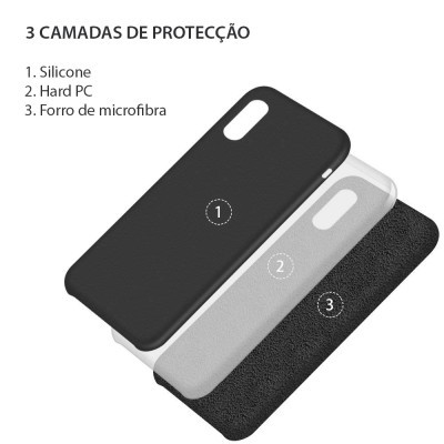 Três camadas de proteção para telemóvel com materiais silicone, hard PC e microfibra