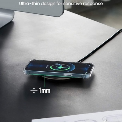 Telemóvel a carregar sem fios numa base preta com texto sobre carregamento wireless.