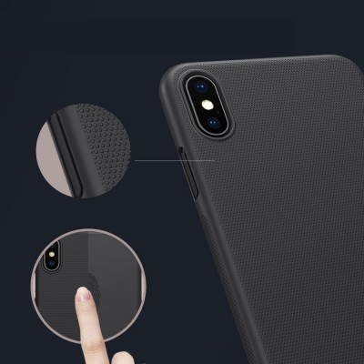 Capa protetora cinzento escuro texturizada para smartphone com recorte para câmara dupla