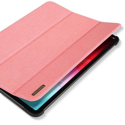capa rosa para tablet parcialmente aberta mostrando ecrã do tablet