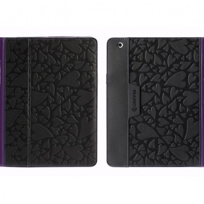 Capa protetora preta com padrão de corações em relevo e detalhes roxos