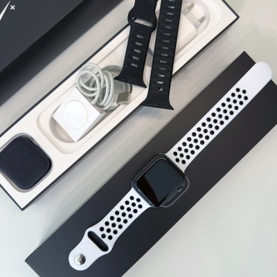 https://www.icare-market.pt/product/apple-watch-series-4-nike-gps-space-gray-44mm-de-ocasiao