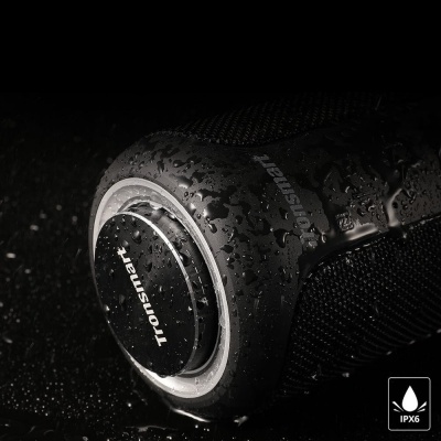 Coluna portátil preta Tronsmart com gotas de água
