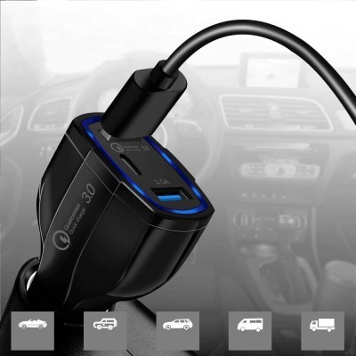 Carregador rápido USB preto com detalhes azuis no isqueiro do carro