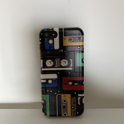 https://www.icare-market.pt/product/iphone-5-5s-se-capa-silicone-vintage-cassete