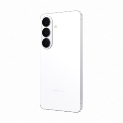 Smartphone branco com três câmaras na vertical e flash LED